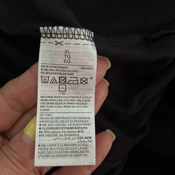 Old navy black jumpsuit with belt size XL - Picture 9 of 10